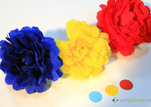 flori tricolore din hartie creponata