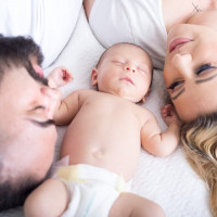 5 greseli pe care le fac parintii in primul an de „parinteala”