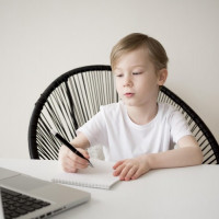 Invatarea online – dificultatile cu care se confrunta copiii
