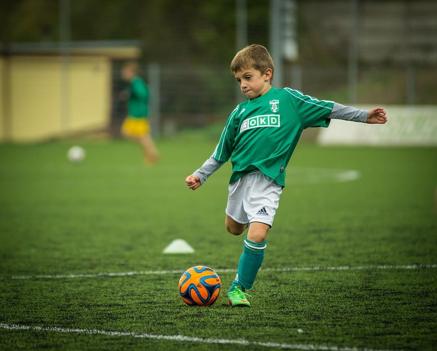 cursurile de fotbal si beneficiile lor pentru copii