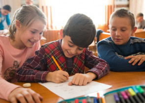 UNICEF invita profesorii si elevii din Romania sa ia parte la cea mai mare lectie din lume pe tema drepturilor copilului