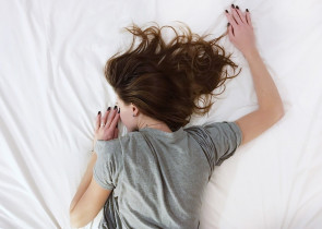 Somnul insuficient la adolescenti, asociat cu comportamente riscante