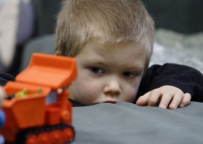 Cum isi fac copiii prieteni 