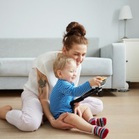 Studiu. Caldura materna din copilarie influenteaza sanatatea adolescentilor prin modelarea perceptiilor despre siguranta sociala