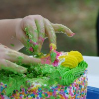 Joaca senzoriala sau messy play – un alt fel de distractie pentru copilul tau