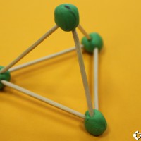 ExamenulTau.ro iti ajuta copilul sa invete despre Tetraedrul regulat