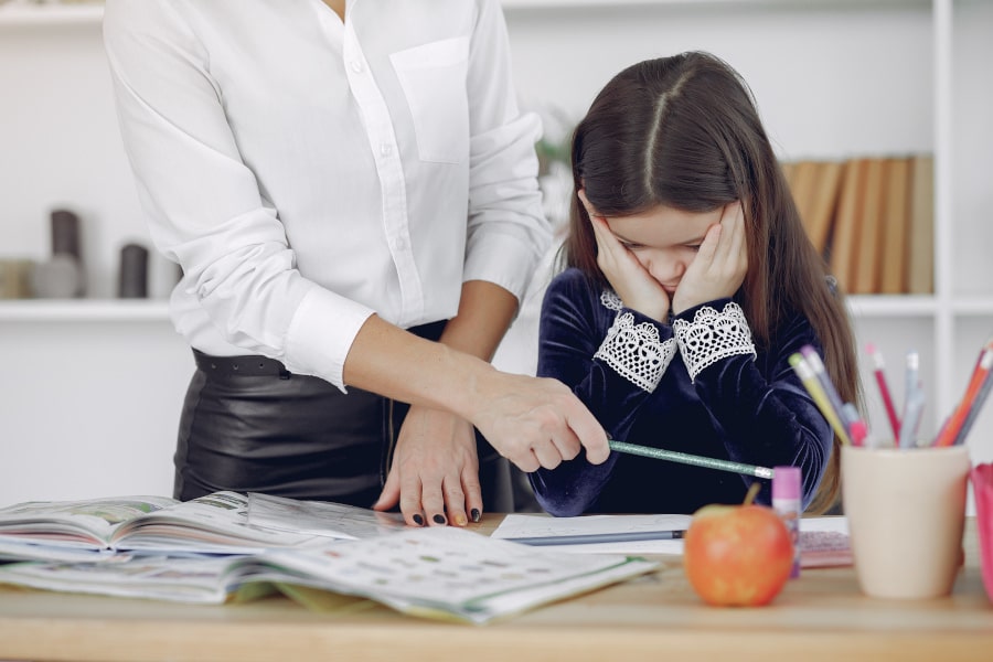 7 replici pe care sa le eviti cand il disciplinezi pe copil