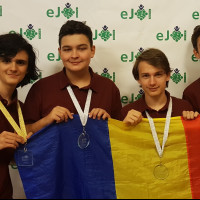 Opt premii obtinute de echipa Romaniei la Olimpiada Europeana de Informatica pentru Juniori (2017) si la Balcaniada