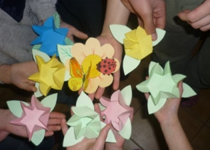 Origami- cum sa realizezi o floare de primavara